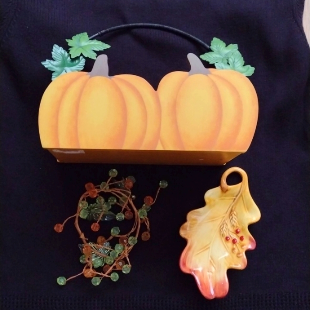 Fall decorations Wooden Pumpkin basket, Ceramic leaf & Garland